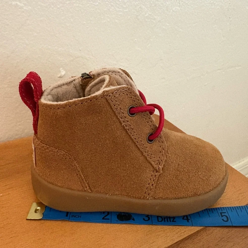NWOB UGG Infant Chukka Boot - Tan and Red - Size US 2/3